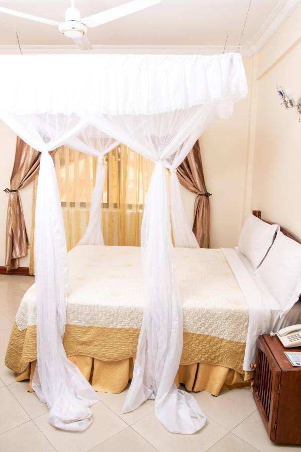 Briston Hotel 아루샤 외부 사진